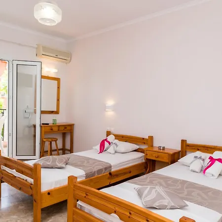 Roussa's Hotel Laganas