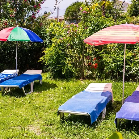 Hotel Roussa's 2*